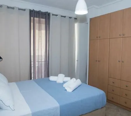 A Beautifull 2nd Floor Close To The Port