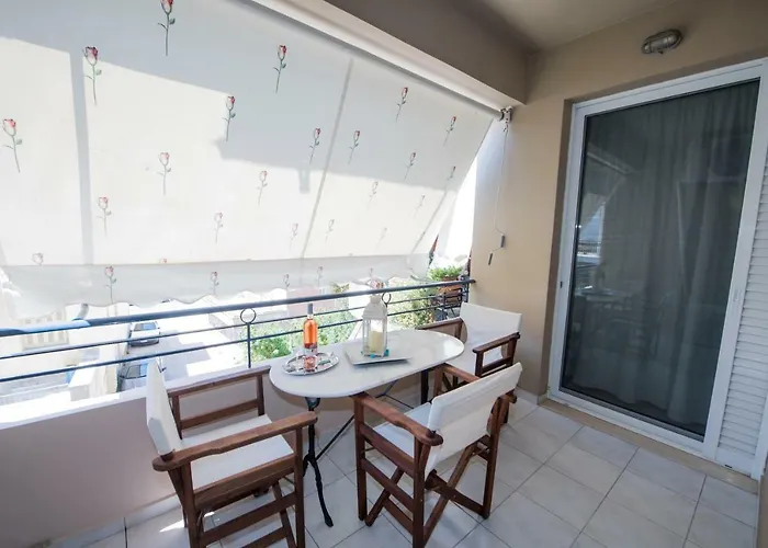 Apartment A Beautifull 2nd Floor Close To The Port