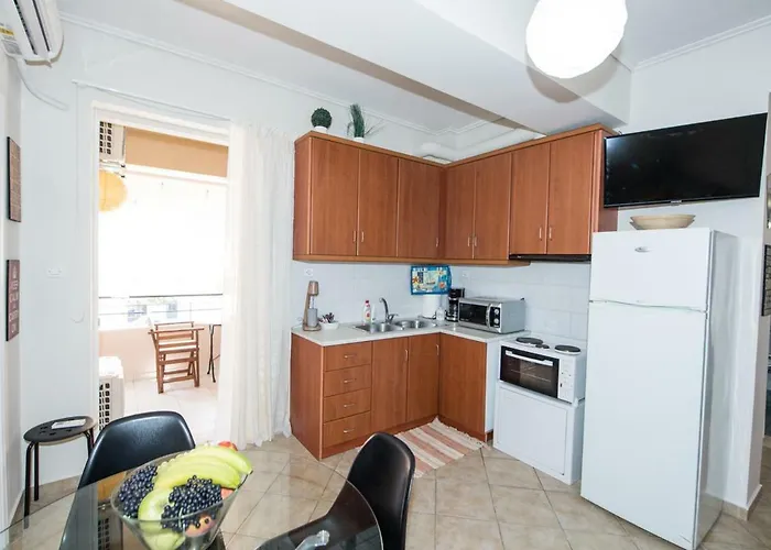 Apartment A Beautifull 2nd Floor Close To The Port Kalamata